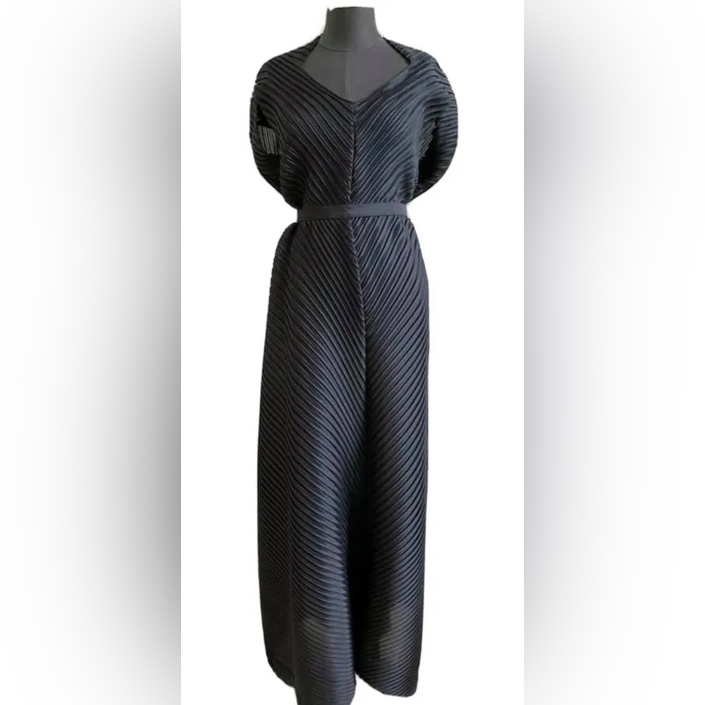 Authentic Issey Miyake pleats please black dress Very rare & pretty!